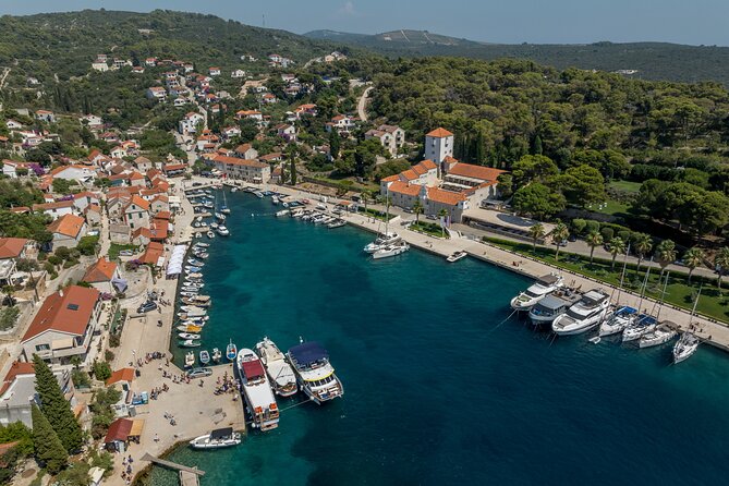 Split: Blue Lagoon & Šolta Tour with Lunch & Drinks - Food and drinks onboard: what’s included, what’s not, and how to stay happy