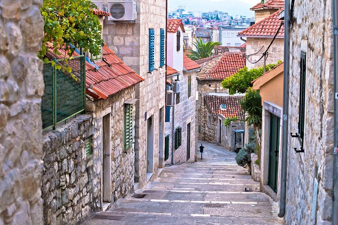 Split: City Walk with Audio Guide in 7 Languages on your Phone - Logistics that matter: walking pace, phone needs, and navigation
