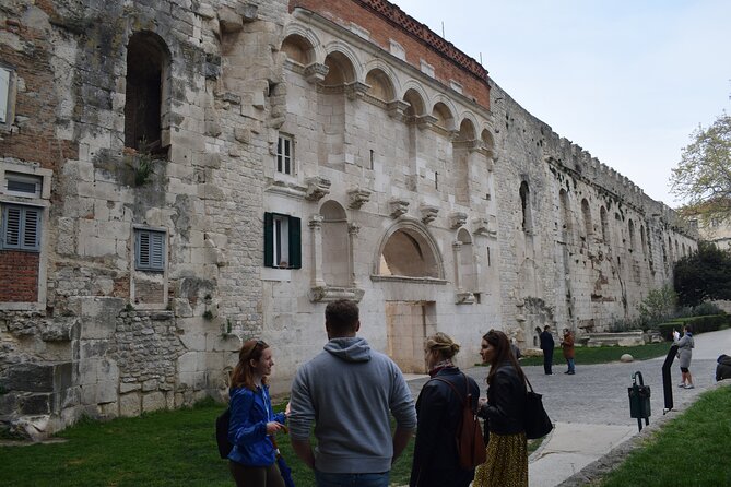 Split: Diocletian's Palace Walking and Wine Tasting Tour - Croatian wine tasting in the palace atmosphere: what to expect
