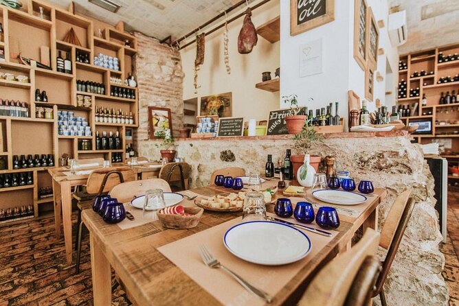 Split: Diocletian's Palace Walking and Wine Tasting Tour - Stop-by-stop through Diocletian’s Palace and old Split