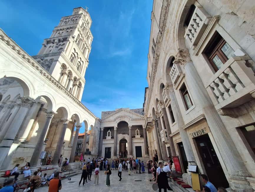 Split: History Walking Tour of the Old Town - Vestibule and People’s Square: the palace meets real street life