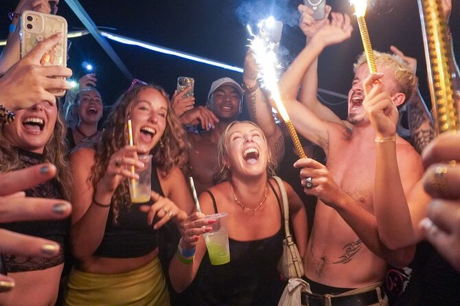 Split: Night Boat Party with DJ, Free Shots & After-Party - Meeting at Jimmy Bar: the pre-party that gets you moving
