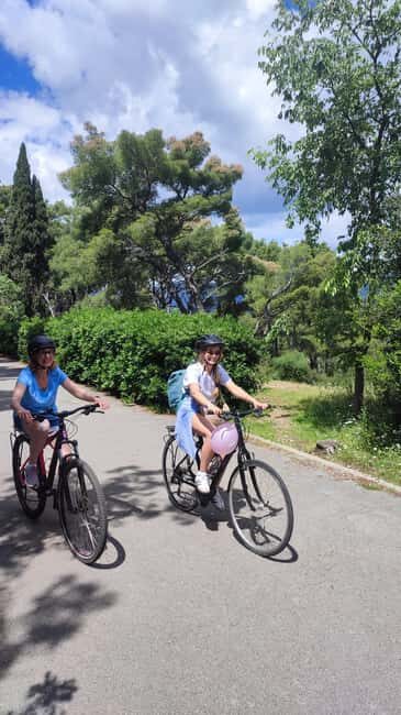 Split: Old Town and Marjan Park Bike Tour - Varoš Old Town lanes: architecture, alleys, and the stadium moment
