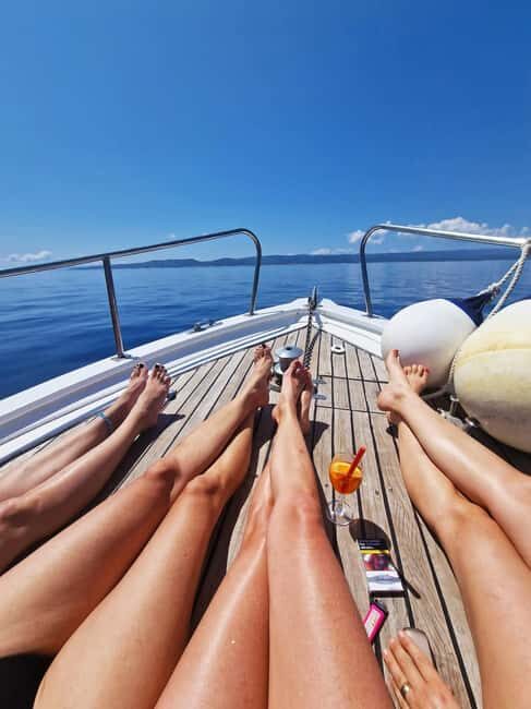 Split/Omiš/Makarska: Full or half day boat tour with "Cvita" - Cvita boat layout: sun decks, cabin comfort, and space for your group