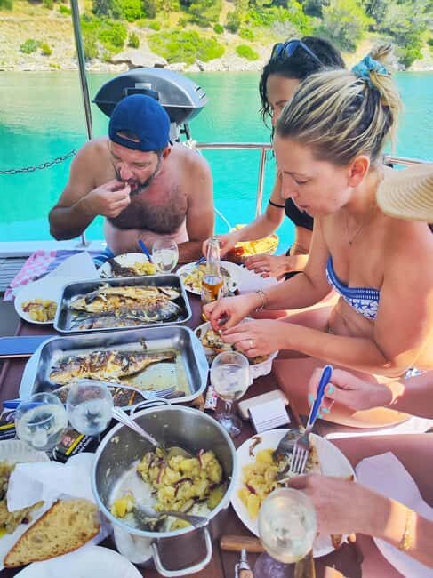 Split/Omiš/Makarska: Full or half day boat tour with "Cvita" - Food, snacks, and drinks: what’s included vs what you’ll pay for