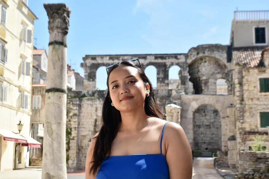 Split: Photographer for your holidays! - What’s included: edited photos, a cloud link, and a Polaroid