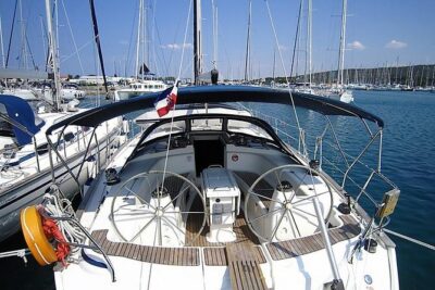 Split: PRIVATE Full-Day Sail Yacht Cruise - Per group (up to 12)! - Morning cruising to Milna (Brac): the part most people underestimate