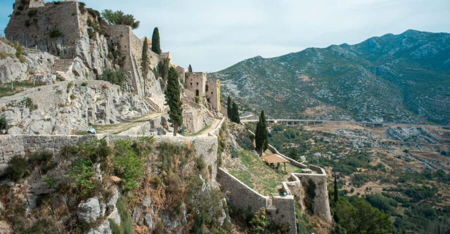 Split: Private tour to Klis Fortress and Vranjača cave - FAQ