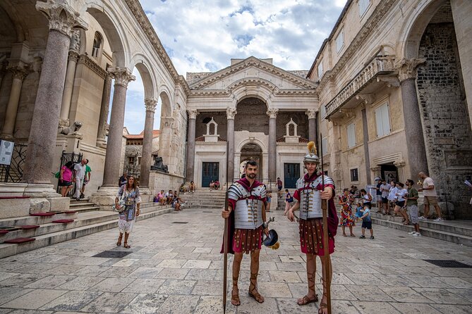 Split Private Walking Tour for Families with kids from 5-17 years - Meeting point and how the timing works on foot
