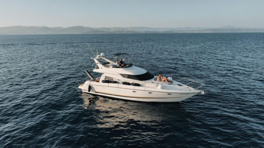 Split: Private Yacht Day Trip to Adriatic Islands - Šolta Island and Maslinica from the sea: old-stone views