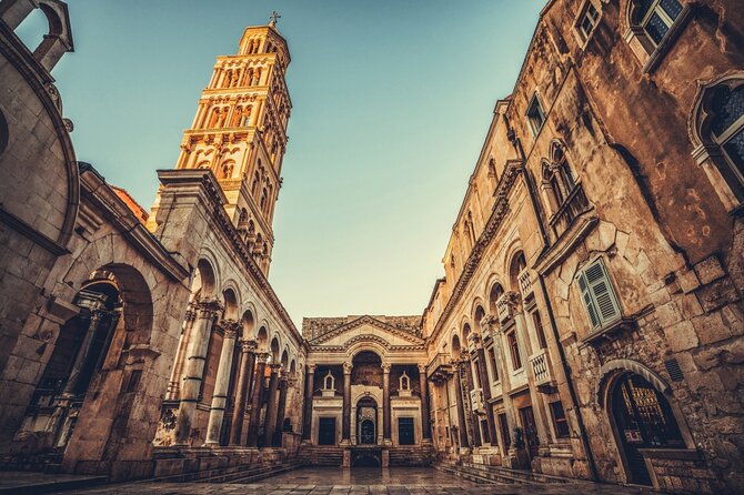 Split Quest Experience: Discover the City - Gregory of Nin and Marko Marulić: Bronze, Literature, and Big Names