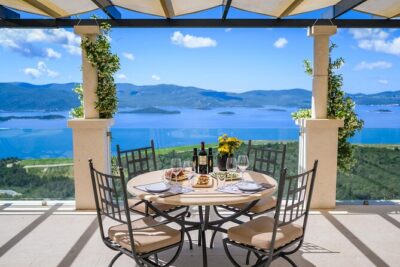 Split to Dubrovnik Private Transfer or Custom Day Trip ! - Pickup in Split: where you’ll meet the car (and how it treats your luggage)