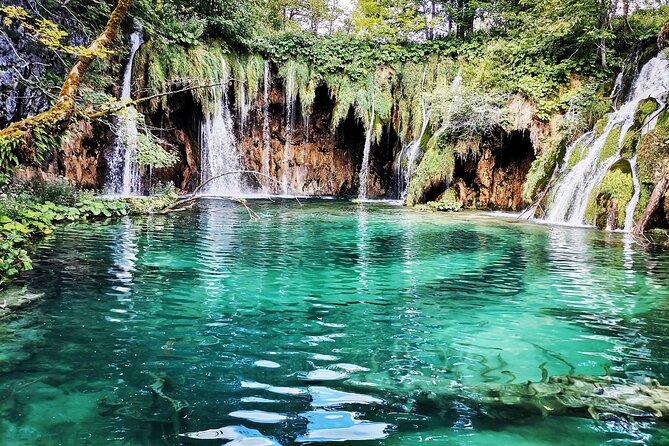Split to Zagreb or airport Zagreb via Plitvice lakes for singles or couples - Price and value for singles and couples