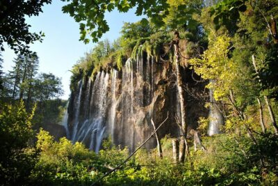 Split to Zagreb via Plitvice Lakes (3 hours stop is included) - Upper Lakes + Lower Lakes: how the park time is structured