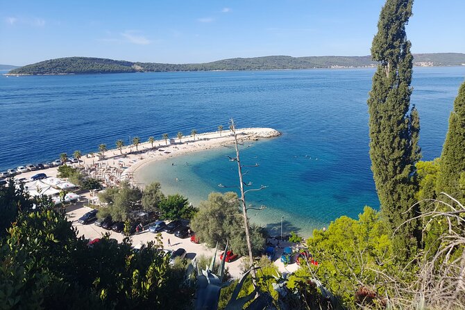 Split Tour by Electric Tuk-Tuk: Top City Highlights - Beach and viewpoint rhythm: Obojena Svjetlost, Kasjuni, and Teraca Vidilica