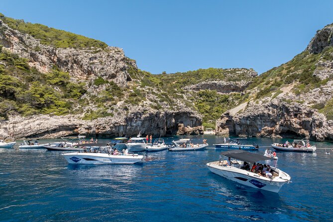 Split/Trogir: Blue Cave, Vis and Hvar Small Group Tour - Crew quality and the speedboat experience: how it affects your day