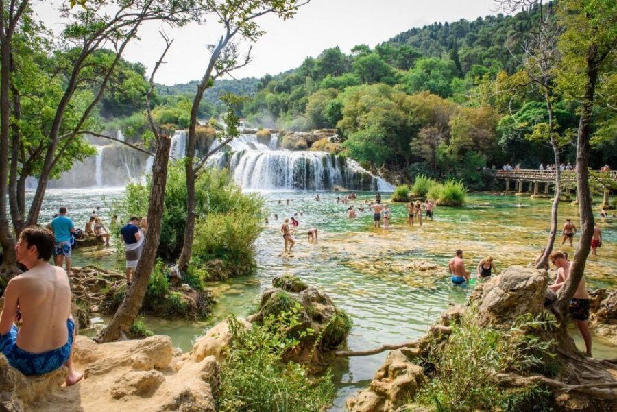 Split/Trogir: Krka National Park Day Trip with Wine Tasting - Wine Tasting in a Konoba: Local Flavors Without the Big Production