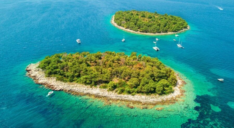 Split & Trogir: Private Blue Lagoon & Wine Tasting Boat Tour - Stomorska on Šolta: Old-Coastal-Village Charm and Waterfront Time