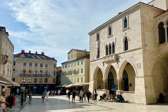 Split Walking Tour - Vestibulum: the circular chamber that can make voices sound better