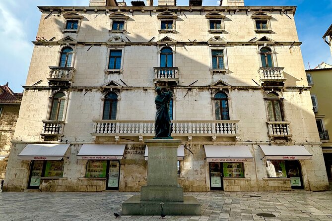 Split Walking Tour - Pjaca and Fruit’s Square: the city’s everyday rhythm