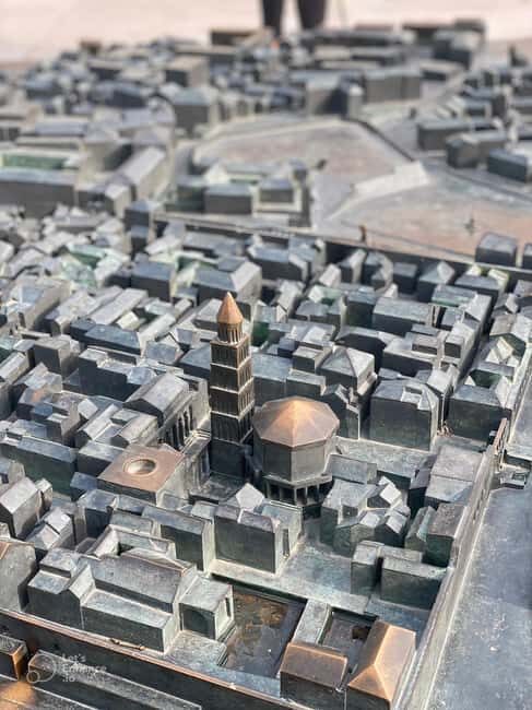 Split Walking Tour with History Professor - Meeting at the Brass Gate, starting at the palace-model view