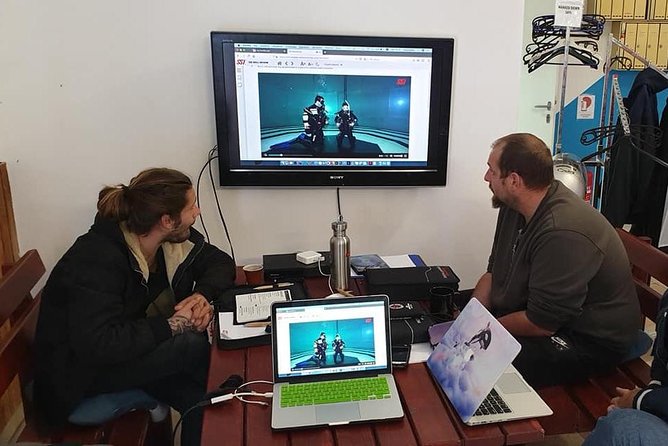 SSI Open Water Diver Course - English course support and the small-group feel