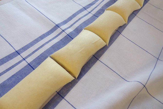 Štrukli cooking class with Dolac Market Tour - Rolling and stretching phyllo: the technique that makes štrukli work