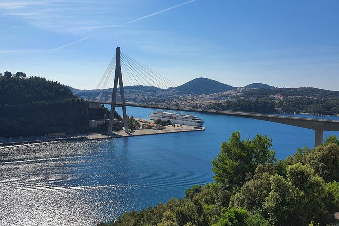 Sunset and Wine / Dubrovnik Sunset Tour and Premium Wine Tasting - Pace and comfort: a short ride with meaningful stops