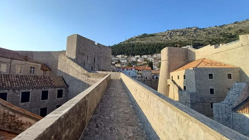 Sunset Wall Walk: 75-Minute Guided Tour & Free Exploration - Key highlights at a glance