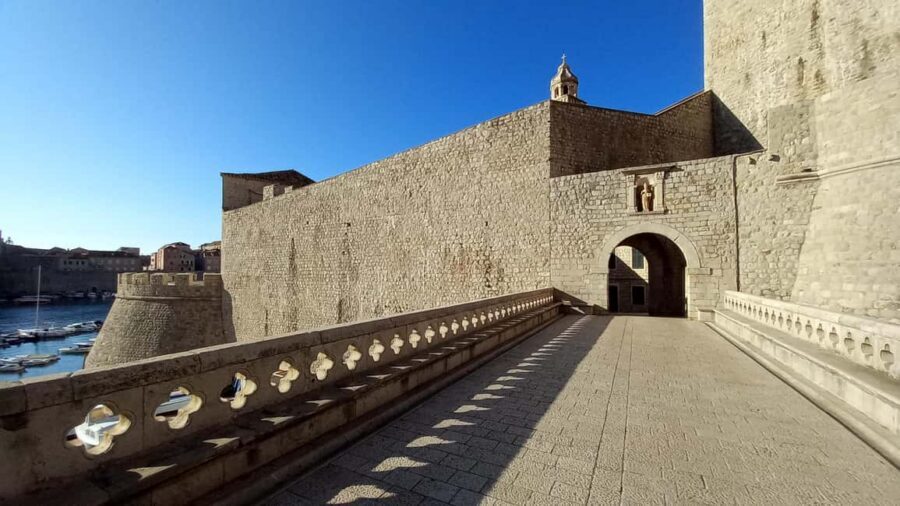 Sunset Wall Walk: 75-Minute Guided Tour & Free Exploration - How the guided-north, free-south format really helps you