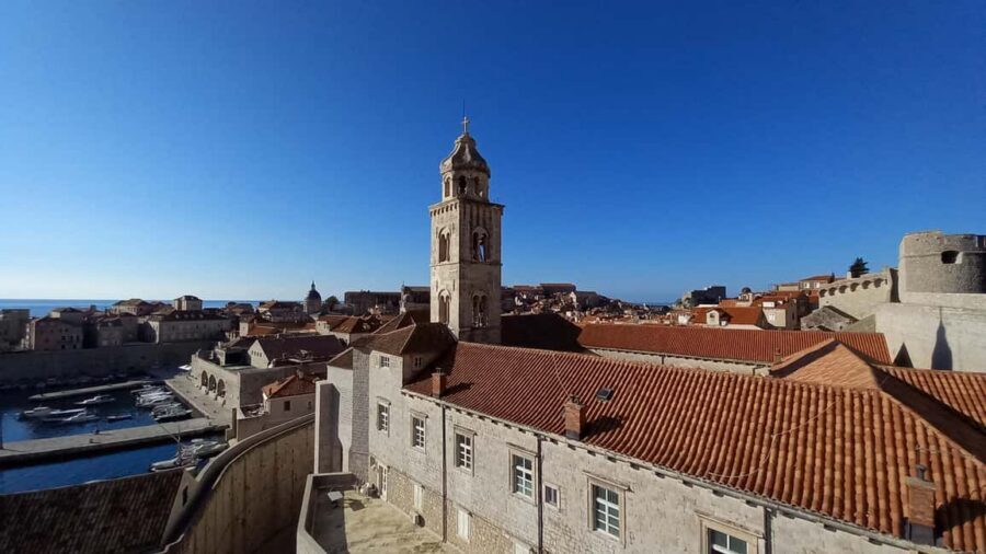 Sunset Wall Walk: 75-Minute Guided Tour & Free Exploration - Where you start: Fort Revelin square, by the cannon