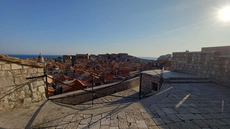 Sunset Wall Walk: 75-Minute Guided Tour & Free Exploration - What to bring, and who should skip this walk