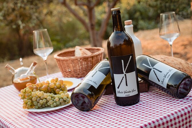 Sunset wine tasting in vineyard - Drinks, alcohol, and what’s included for your group