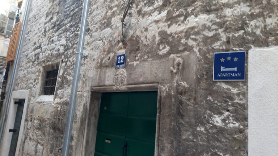 The beauty of the Middle Ages-Šibenik - The Square of the Four Wells and the largest cistern