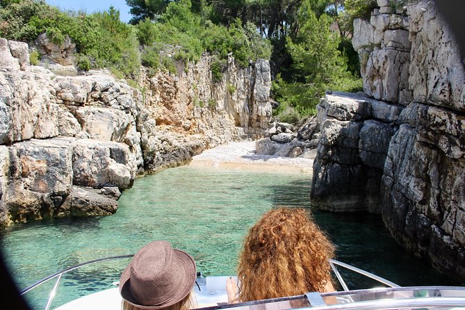Three Islands Private Speedboat Tour With Blue Lagoon Stop - Vela Rina Bay snorkeling: where the day becomes actually fun