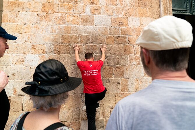 Throne Zone: Private Dubrovnik Game of Thrones Tour - Stop 1: Ploče Gate and the show’s first big emotional scene