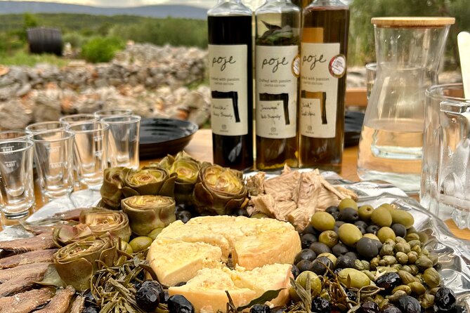 Traditional Hvar Cooking Classes, Dinners & 'Poje' Field Tour! - The Hvar platter: goat cheese, olive oil, and the salty sea