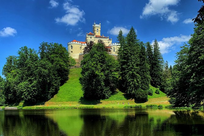 Trakošćan Castle & Varaždin - Private tour from Zagreb - Trakošćan Castle: three floors, swords, and the park with an artificial lake