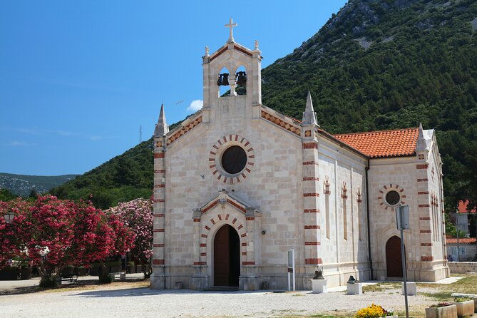 Transfer Split to Dubrovnik with Sightseeing in Ston Town - Split to Dubrovnik, with Ston in the middle of the story