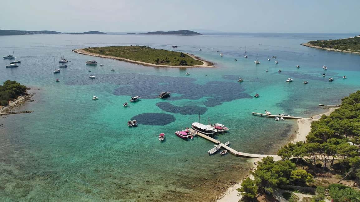 Trogir: Blue Lagoon and 3 Islands Speedboat Tour - Speedboat starts at Kamerlengo Castle, not a random pier