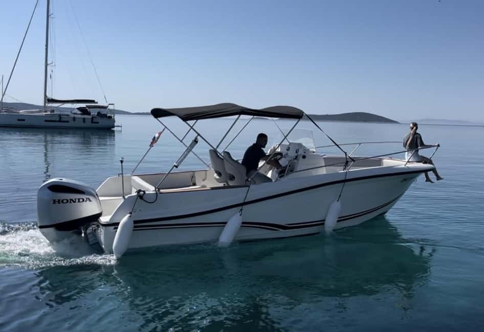 Trogir: Blue Lagoon and 3 Islands Speedboat Tour - Trogir to Drvenik Veli: fast sea air and an early rhythm