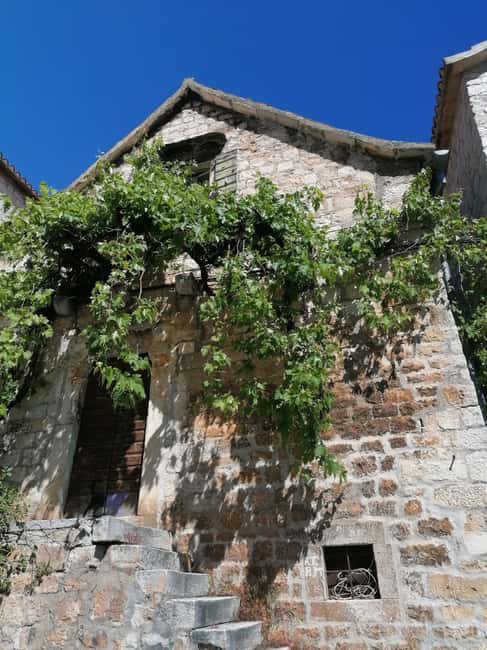 Trogir; Private walking tour of higlights of Trogir - North City Gate start: getting oriented in the first 15 minutes