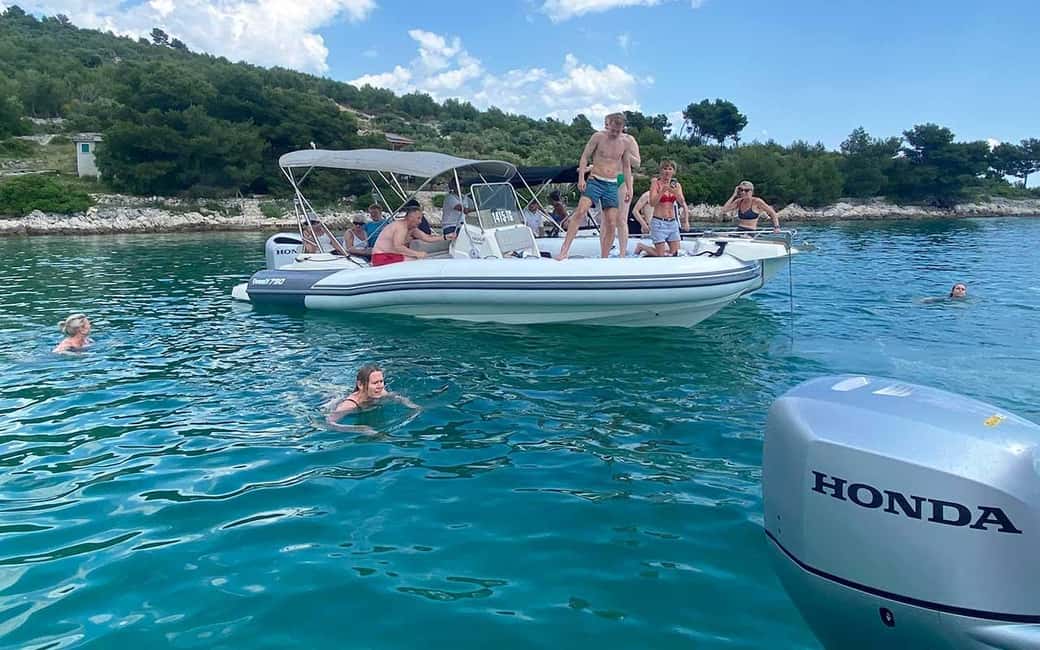 Trogir: White Lagoon, Maslinica & Blue Lagoon Speedboat Tour - Blue Lagoon at Krknjaši: turquoise views and the best photo stop