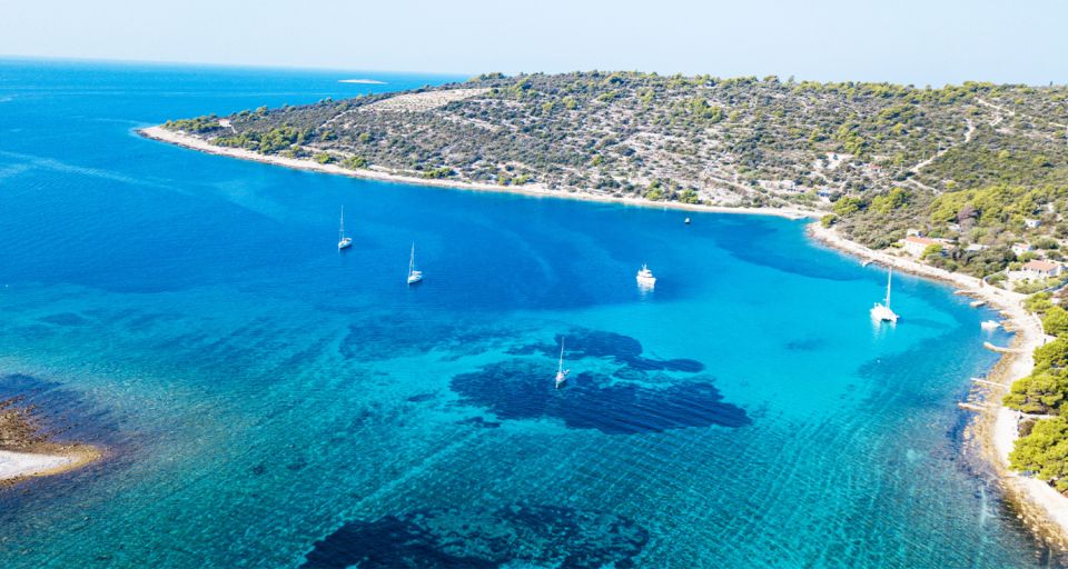 Trogir: White Lagoon, Maslinica & Blue Lagoon Speedboat Tour - Who should book—and who should skip this speedboat tour
