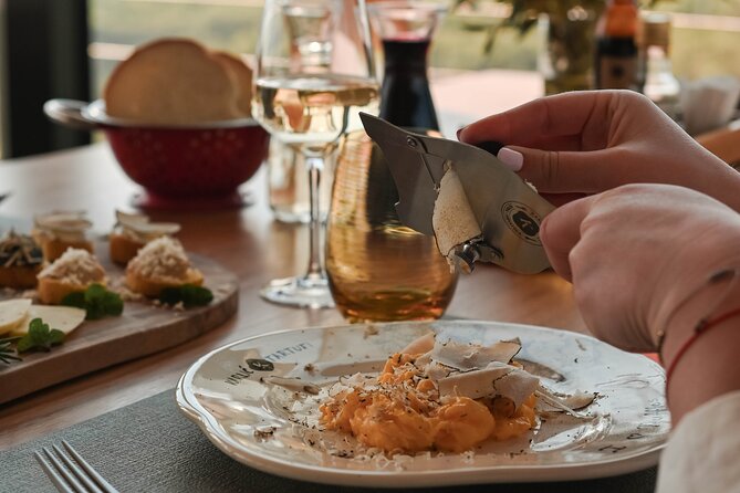 Truffle hunting & cooking tour - Truffle Museum stop: the quick education before the hunt