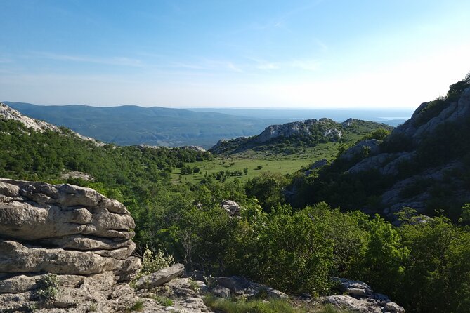 TuLove 4L, Velebit Safari, 4x4 off-road and hiking - Entering Velebit the “4x4 way,” not the tourist bus way