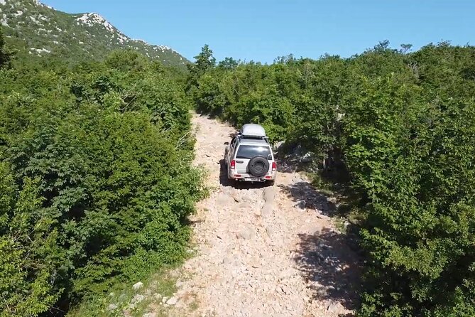 TuLove 4L, Velebit Safari, 4x4 off-road and hiking - Zrmanja viewpoint: quick, scenic, and timed for the right mood