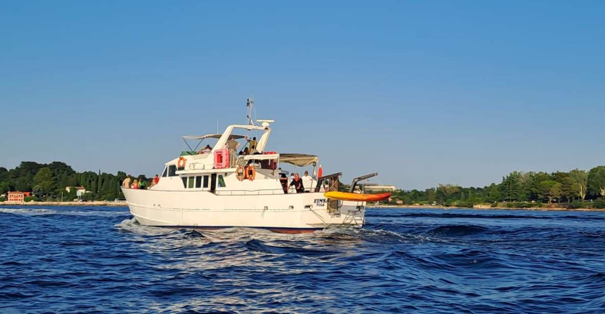 Umag: Sunset Cruise with Dolphin Spotting - Entering Umag’s sunset cruise at Trg slobode / Piazza Libertà