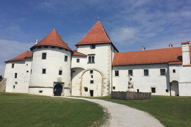 VarazdinTown & Trakoscan Castle, Small Guided Group from Zagreb - Should you book this Varazdin and Trakoscan day trip?