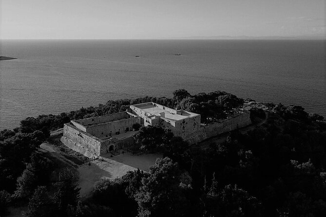 Vis Military Tour - Mount Hum viewpoint: the reward that turns history into a photo